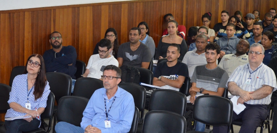 Alunos da FaSF participam de vídeo conferência