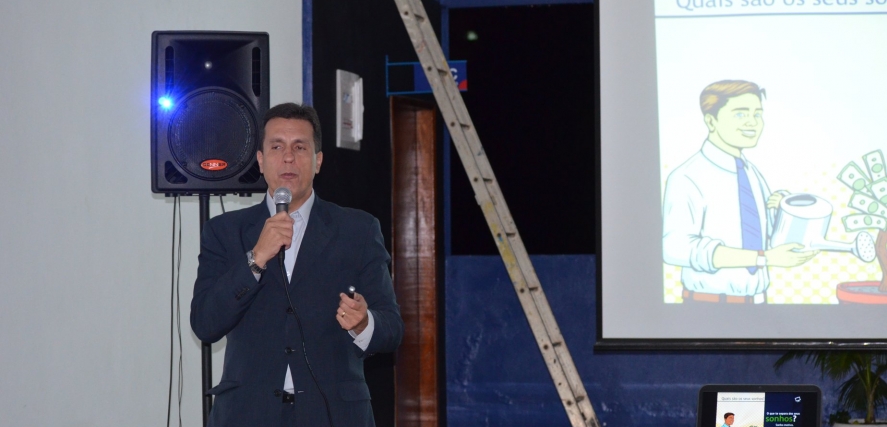 Palestra de planejamento financeiro é realizada na FaSF