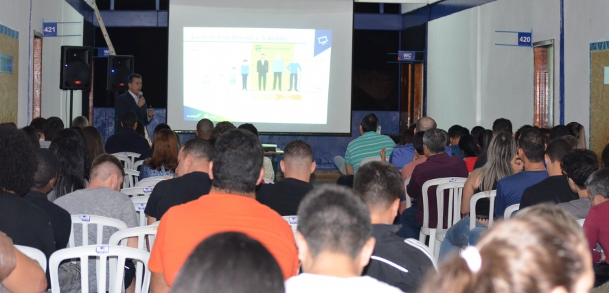 Palestra de planejamento financeiro é realizada na FaSF